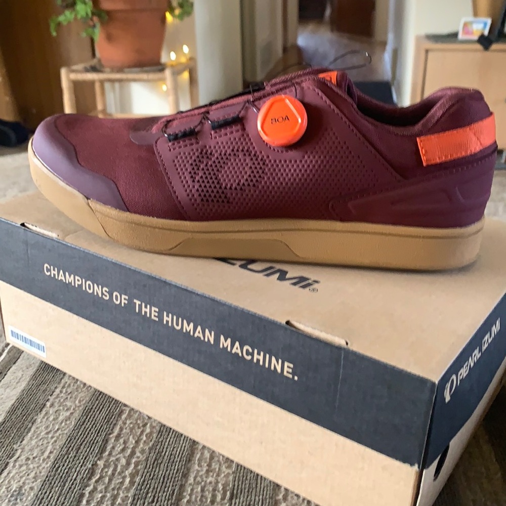 Pearl Izumi X- Alp launch shoe with BOA tightening system